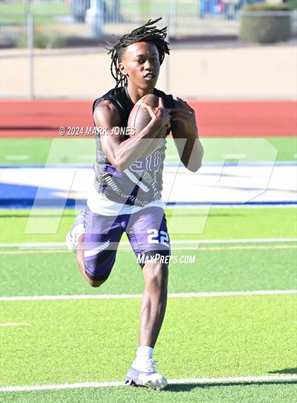 Thumbnail 3 in Greenway vs. Cesar Chavez (O'Connor 7 on 7 -  Saturday Night Lights) photogallery.