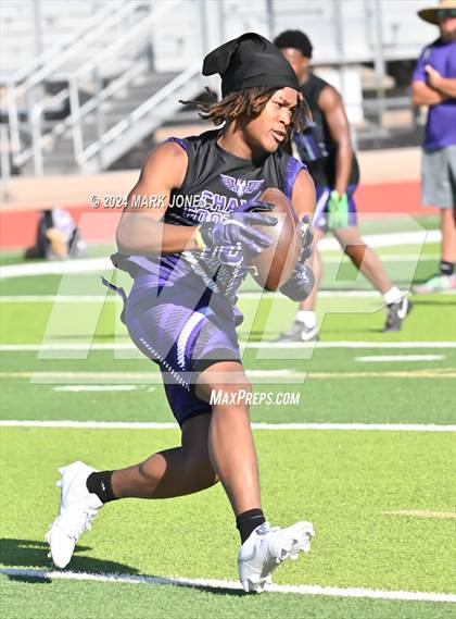 Thumbnail 2 in Greenway vs. Cesar Chavez (O'Connor 7 on 7 -  Saturday Night Lights) photogallery.