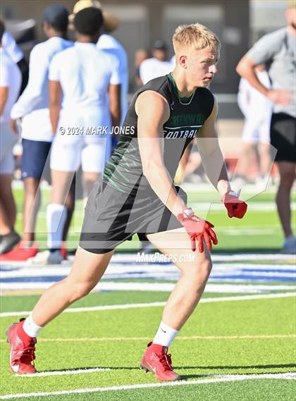 Thumbnail 3 in Greenway vs. Cesar Chavez (O'Connor 7 on 7 -  Saturday Night Lights) photogallery.