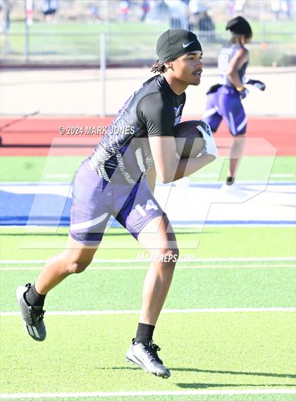 Thumbnail 3 in Greenway vs. Cesar Chavez (O'Connor 7 on 7 -  Saturday Night Lights) photogallery.