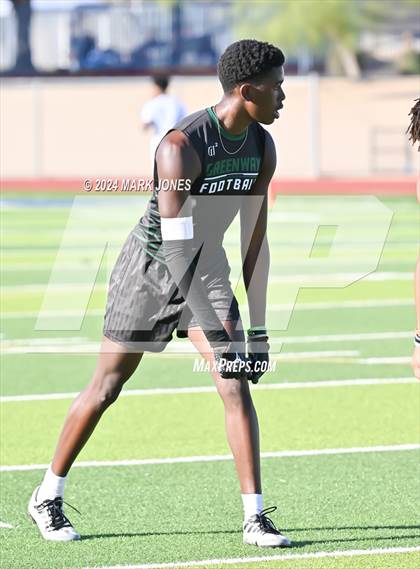 Thumbnail 2 in Greenway vs. Cesar Chavez (O'Connor 7 on 7 -  Saturday Night Lights) photogallery.