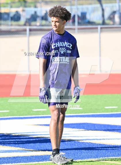 Thumbnail 2 in Greenway vs. Cesar Chavez (O'Connor 7 on 7 -  Saturday Night Lights) photogallery.