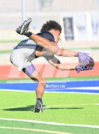 Thumbnail 3 in Greenway vs. Cesar Chavez (O'Connor 7 on 7 -  Saturday Night Lights) photogallery.