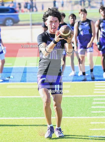 Thumbnail 2 in Greenway vs. Cesar Chavez (O'Connor 7 on 7 -  Saturday Night Lights) photogallery.