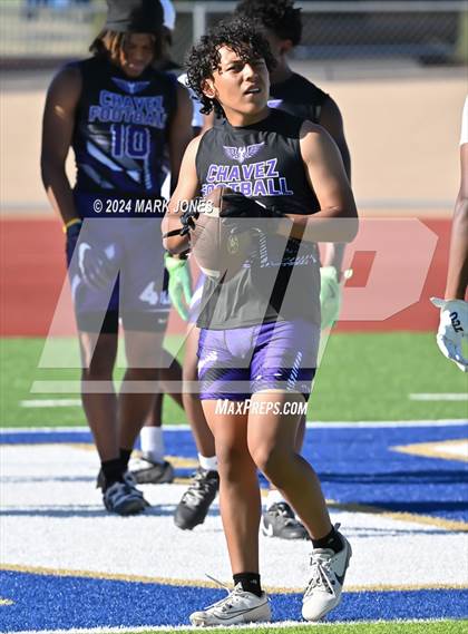 Thumbnail 3 in Greenway vs. Cesar Chavez (O'Connor 7 on 7 -  Saturday Night Lights) photogallery.