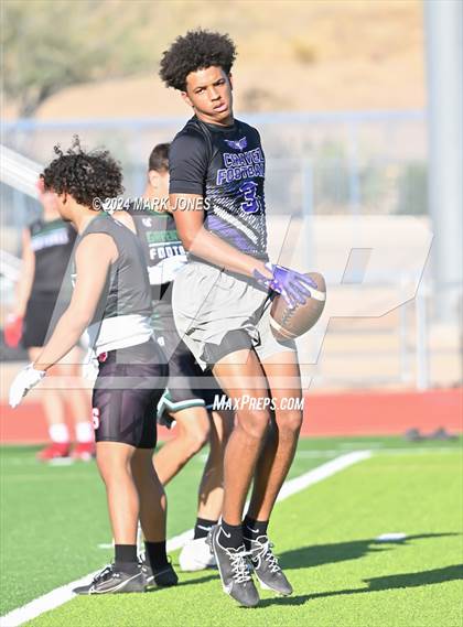 Thumbnail 2 in Greenway vs. Cesar Chavez (O'Connor 7 on 7 -  Saturday Night Lights) photogallery.