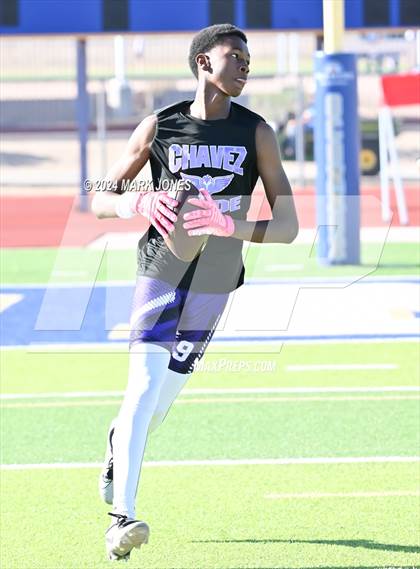 Thumbnail 2 in Greenway vs. Cesar Chavez (O'Connor 7 on 7 -  Saturday Night Lights) photogallery.