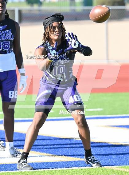 Thumbnail 3 in Greenway vs. Cesar Chavez (O'Connor 7 on 7 -  Saturday Night Lights) photogallery.
