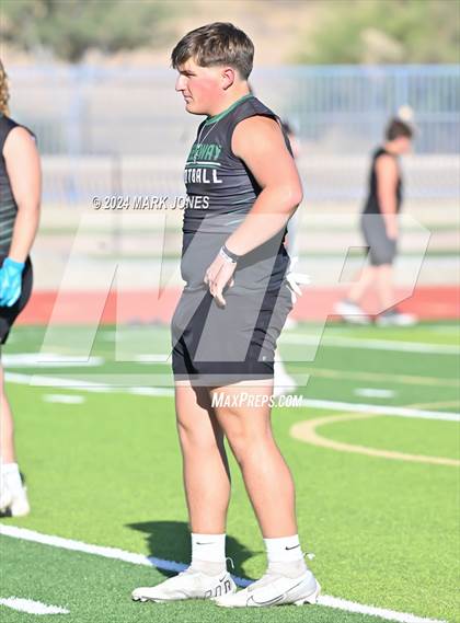 Thumbnail 2 in Greenway vs. Cesar Chavez (O'Connor 7 on 7 -  Saturday Night Lights) photogallery.