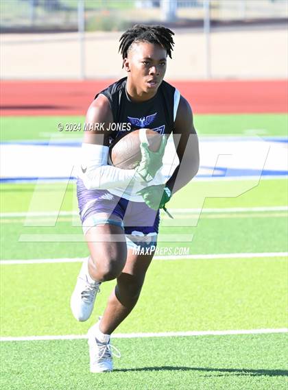 Thumbnail 2 in Greenway vs. Cesar Chavez (O'Connor 7 on 7 -  Saturday Night Lights) photogallery.