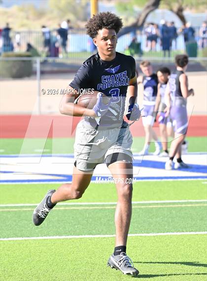 Thumbnail 2 in Greenway vs. Cesar Chavez (O'Connor 7 on 7 -  Saturday Night Lights) photogallery.