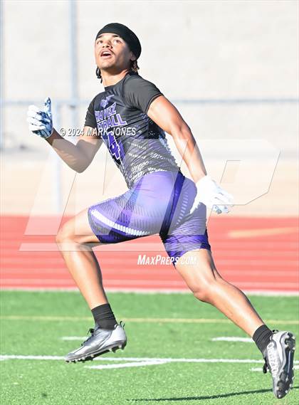 Thumbnail 3 in Greenway vs. Cesar Chavez (O'Connor 7 on 7 -  Saturday Night Lights) photogallery.