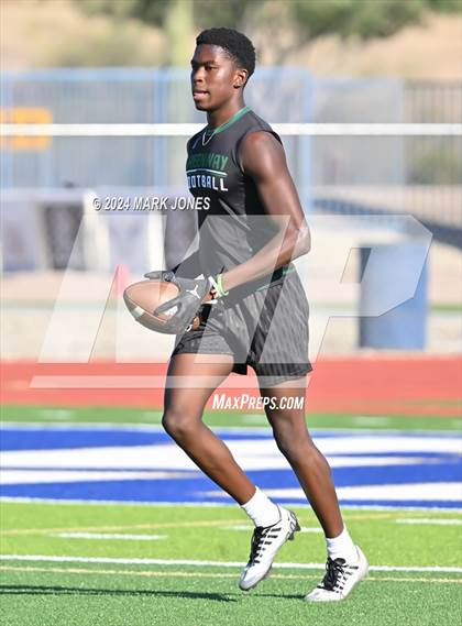Thumbnail 1 in Greenway vs. Cesar Chavez (O'Connor 7 on 7 -  Saturday Night Lights) photogallery.