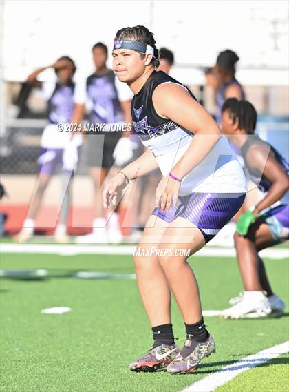 Thumbnail 2 in Greenway vs. Cesar Chavez (O'Connor 7 on 7 -  Saturday Night Lights) photogallery.