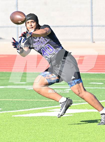 Thumbnail 3 in Greenway vs. Cesar Chavez (O'Connor 7 on 7 -  Saturday Night Lights) photogallery.