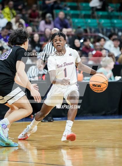 Thumbnail 1 in DSST: Green Valley Ranch vs Kent Denver (CHSAA 4A Great 8) photogallery.