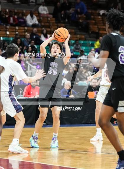 Thumbnail 2 in DSST: Green Valley Ranch vs Kent Denver (CHSAA 4A Great 8) photogallery.