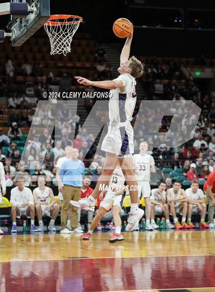 Thumbnail 1 in DSST: Green Valley Ranch vs Kent Denver (CHSAA 4A Great 8) photogallery.