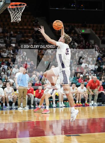 Thumbnail 3 in DSST: Green Valley Ranch vs Kent Denver (CHSAA 4A Great 8) photogallery.