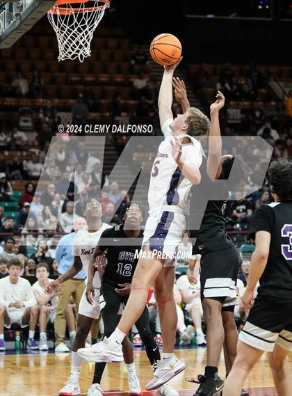 Thumbnail 2 in DSST: Green Valley Ranch vs Kent Denver (CHSAA 4A Great 8) photogallery.