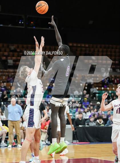 Thumbnail 2 in DSST: Green Valley Ranch vs Kent Denver (CHSAA 4A Great 8) photogallery.