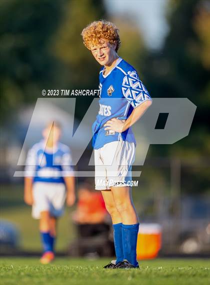 Thumbnail 3 in South Dearborn vs Greensburg (IHSAA 2A Sectional Round 1) photogallery.