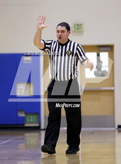 Thumbnail 1 in Christian vs. View Park (CIF SoCal D4 Finals) photogallery.