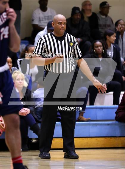 Thumbnail 2 in Christian vs. View Park (CIF SoCal D4 Finals) photogallery.