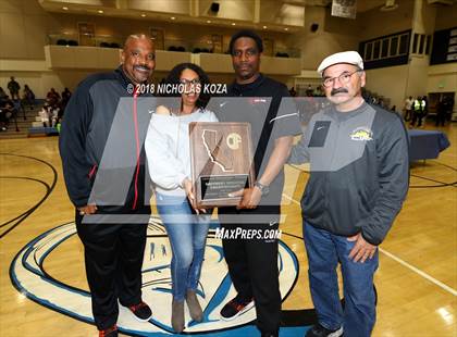 Thumbnail 2 in Christian vs. View Park (CIF SoCal D4 Finals) photogallery.