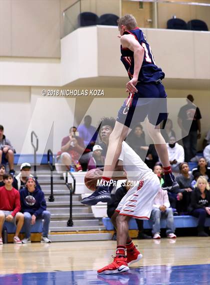 Thumbnail 3 in Christian vs. View Park (CIF SoCal D4 Finals) photogallery.
