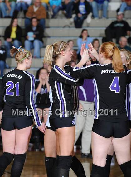 Thumbnail 2 in Grantsburg vs. Regis (WIAA Sectional Finals) photogallery.