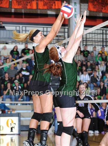 Thumbnail 2 in Grantsburg vs. Regis (WIAA Sectional Finals) photogallery.