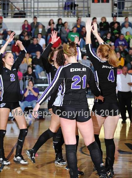 Thumbnail 3 in Grantsburg vs. Regis (WIAA Sectional Finals) photogallery.