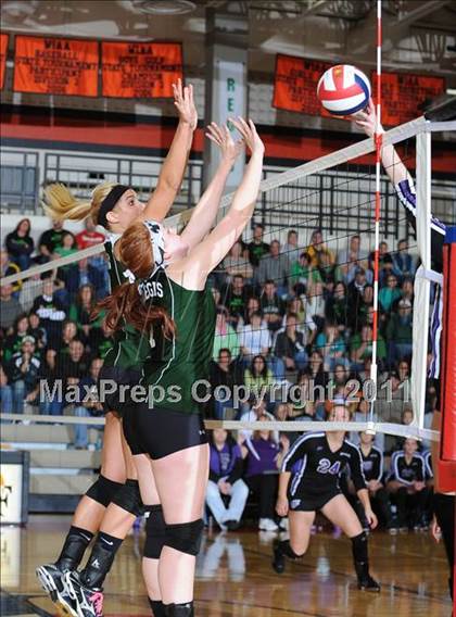 Thumbnail 1 in Grantsburg vs. Regis (WIAA Sectional Finals) photogallery.