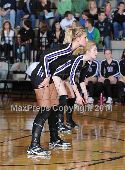 Thumbnail 1 in Grantsburg vs. Regis (WIAA Sectional Finals) photogallery.