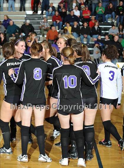 Thumbnail 3 in Grantsburg vs. Regis (WIAA Sectional Finals) photogallery.