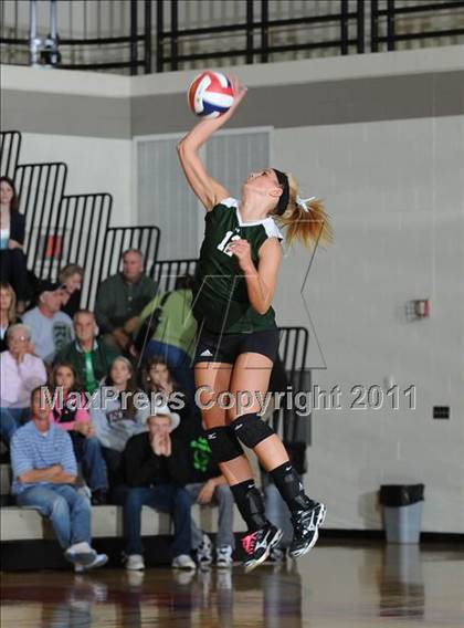 Thumbnail 1 in Grantsburg vs. Regis (WIAA Sectional Finals) photogallery.