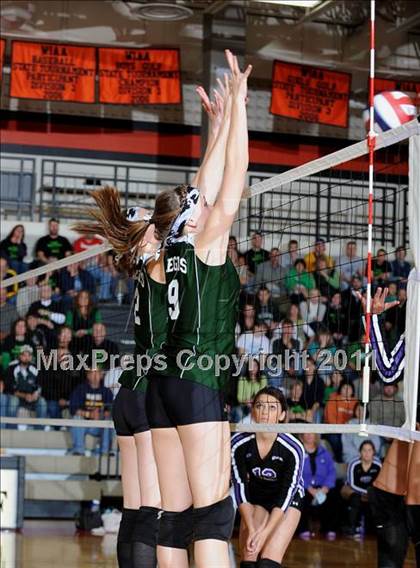 Thumbnail 3 in Grantsburg vs. Regis (WIAA Sectional Finals) photogallery.