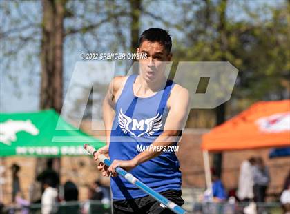 Thumbnail 1 in Queen City Relays photogallery.