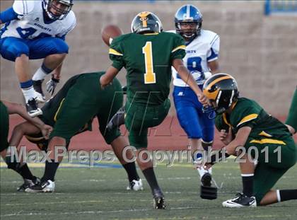 Thumbnail 3 in Placer vs. Brookside Christian (Smackdown at Sactown) photogallery.