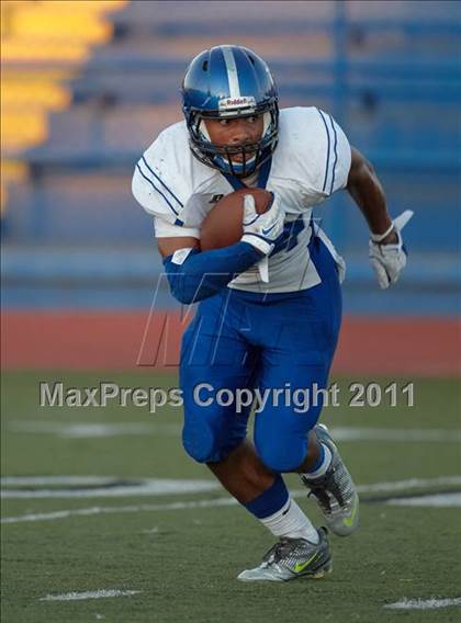 Thumbnail 2 in Placer vs. Brookside Christian (Smackdown at Sactown) photogallery.