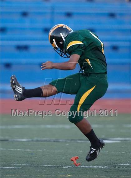 Thumbnail 3 in Placer vs. Brookside Christian (Smackdown at Sactown) photogallery.