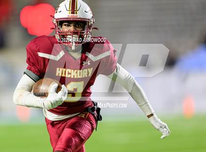 Thumbnail 3 in Seventy-First vs Hickory (NCHSAA 3A Finals) photogallery.