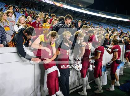 Thumbnail 3 in Seventy-First vs Hickory (NCHSAA 3A Finals) photogallery.