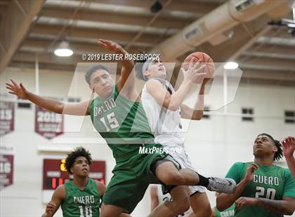 Thumbnail 2 in Hondo vs. Cuero (UIL 3A Bi-District Playoffs) photogallery.