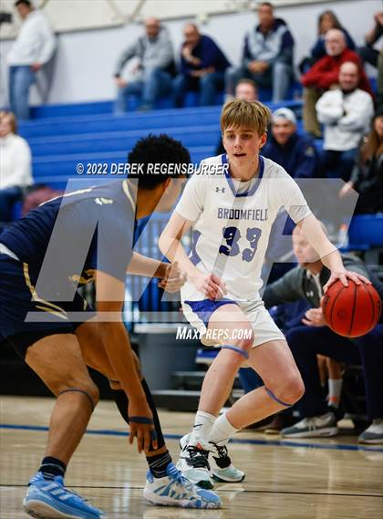 Thumbnail 2 in Mullen vs Broomfield (CHSAA 5A Playoffs Round 1) photogallery.