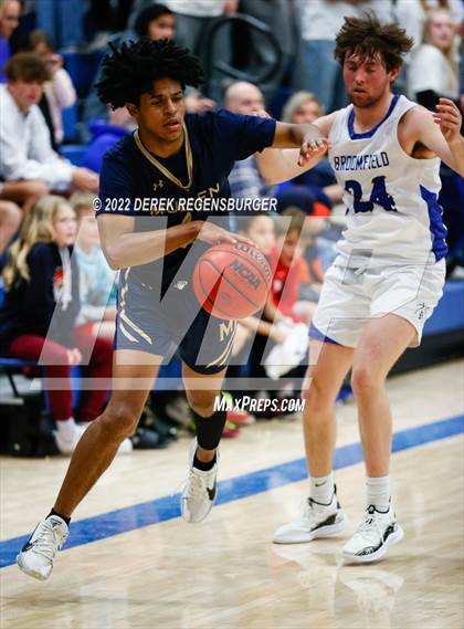 Thumbnail 1 in Mullen vs Broomfield (CHSAA 5A Playoffs Round 1) photogallery.