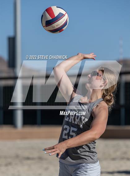 Thumbnail 3 in Perry vs Hamilton @ Casteel photogallery.
