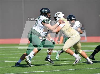Thumbnail 2 in Los Fresnos vs Southwest (Class 6A Div I Second round) photogallery.