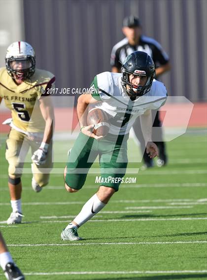 Thumbnail 1 in Los Fresnos vs Southwest (Class 6A Div I Second round) photogallery.